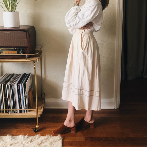 Nisolo - All Day Heeled Suede Mule - Picture 13 of 13